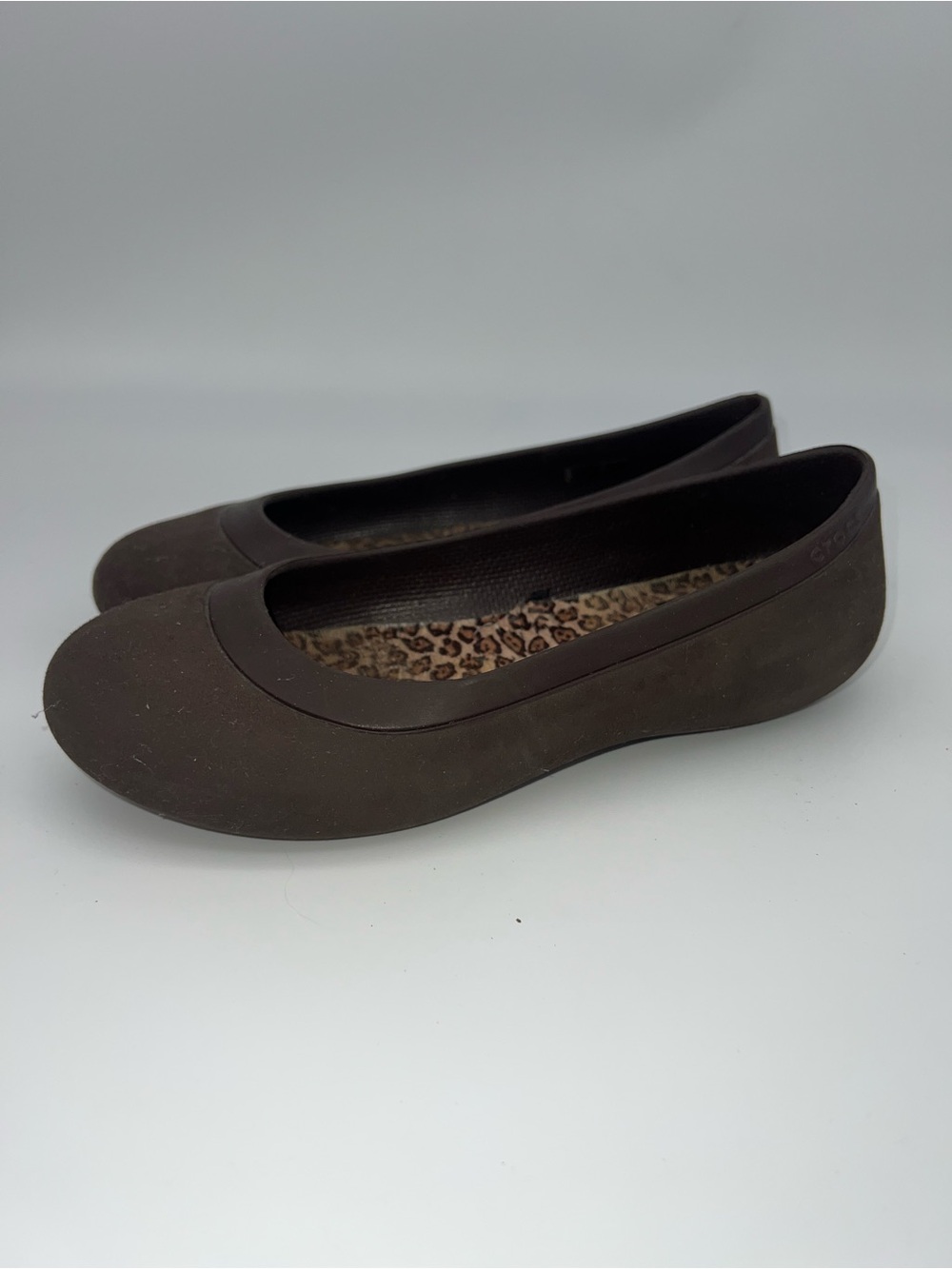 Crocs MAMMOTH LEOPARD Womens Size 8 Brown Ballet Flats Slip On Shoes